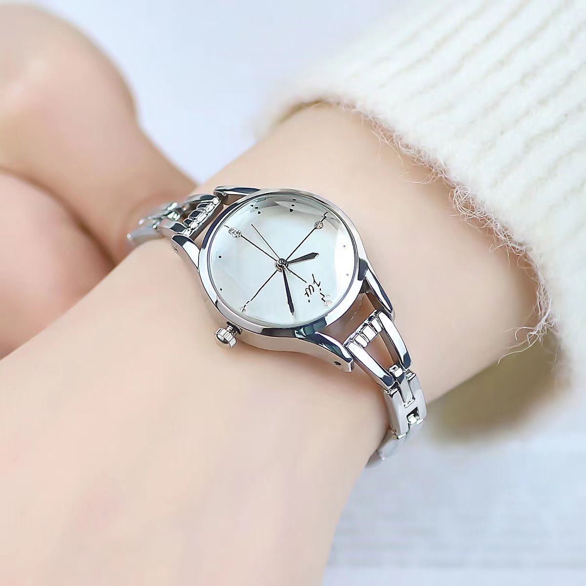 Jam Tangan Gelang untuk Wanita - Lux Watch ulasan dan harga